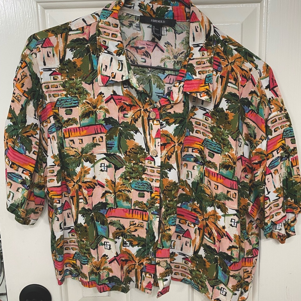 3/15 Forever 21 Graphic cropped button up- Large